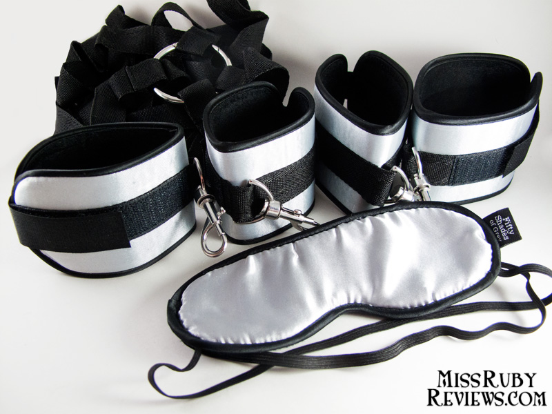 Fifty Shades of Grey Satin Blindfold Set