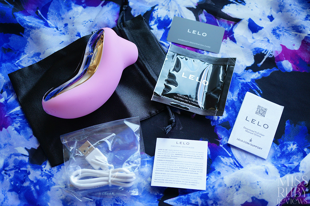 A picture of the LELO SONA and its box contents