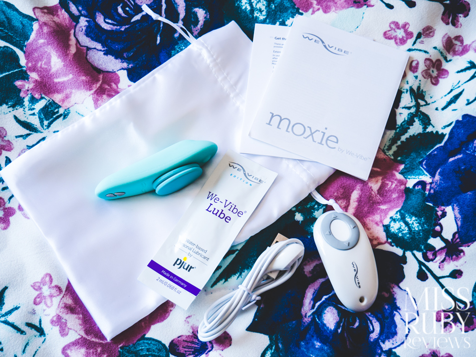 The We-Vibe Moxie and the box contents