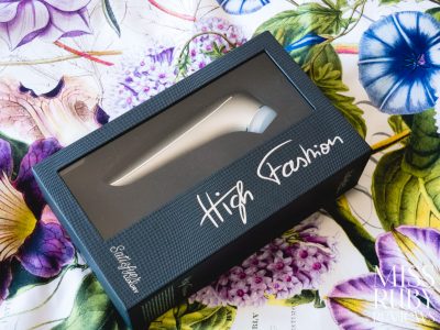 An image of the Satisfyer Luxury High Fashion packaging