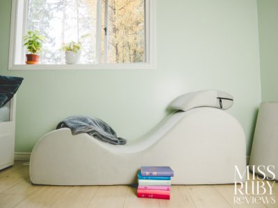 Liberator Esse Sex Lounger unboxing by Miss Ruby Reviews